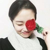 恐惧黑暗，所以仰头面