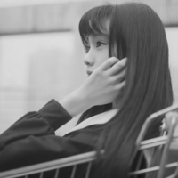 女孩の 我不想有朝一日我们生