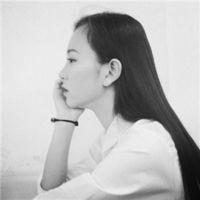 我很难过，假装快乐。