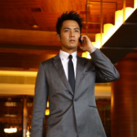 不老男神钟汉良 宁愿笑这流泪也不哭着