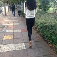 背影也美 凡事靠自己 指望别人
