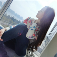 这里林宁。 晚钟已过，灯芯仍未止