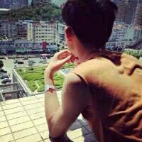 [ 男头 ] 没有人会在原地等着谁。 要先努力，才有机会膨
