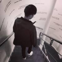 背影 你不理我 我就不理你