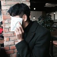 我们心照不宣的默契仅限于彼此沉默 岁月极美，在于它必然