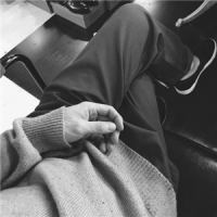 西装领带儒雅男 大道理人人都懂，小情