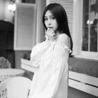 女孩の 这个世界的偏见许多，