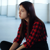 女孩の 这个世界的偏见许多，