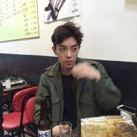 风大记得回家 狗和狗见面不是吻就是