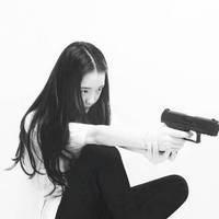 特别美的黑白头像。 少了信任 友情 感情