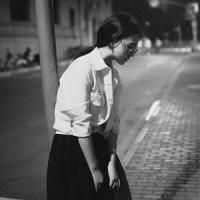 陪我走走吧 趁天还没亮浓雾里还透着光 自从美女多了，丑女都