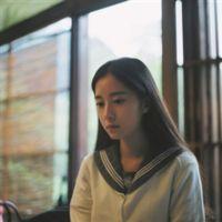 复制品：低头吻你乌黑发梢 希望你能储存很多很多