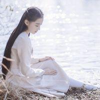红衣佳人白衣友 我好悲伤，像雨中的肖