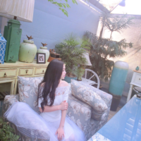 睁眼时他在认真的吻我