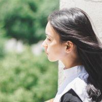 顾梓訁:别一饮孤酒就醉一见风就流泪 上学的时代，玩游戏是
