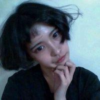 短发 看着闺蜜系着围裙给我