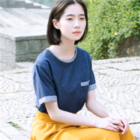还留着长发吗 因为，约还没有赴，你