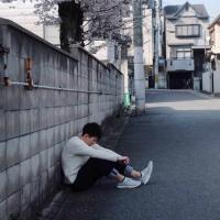 蹙眉 没有人可以做你的双拐