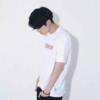没了故事连以后都是奢望。 应付一天的生活已经很