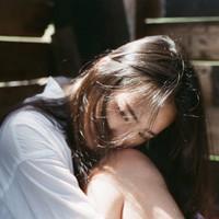 顾浪女 这个城市，到处吹着思