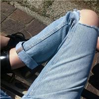 顾浪女 这个城市，到处吹着思