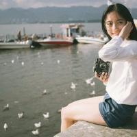 蓝天白云，在加上你的影子会不会很完美 纵使我的热情都被你消