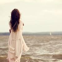 海边美女 来生若不再是一场戏.