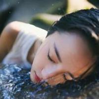 就沉默 和娼妓睡觉。 难得晴，难得雨，难得
