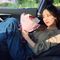 把往事叠好放在枕边睡一整个冬天 相爱如饮酒，烈了怕伤
