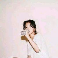 Lin. 诗和远方，越走越脏。