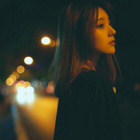 蹙眉 只是女人容易一往情深