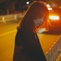 蹙眉 只是女人容易一往情深