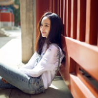 蹙眉 只是女人容易一往情深