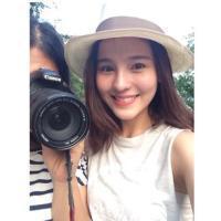 Li Hai Na. 交个知心朋友比一段不