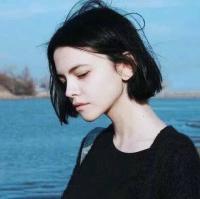 一个人怕孤独 两个人怕辜负 在错误的时间，相信了