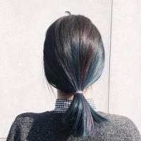Hair Style* 马尾 一個秂，怕孤單。 兩