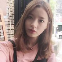 那 泛 黄 的 照