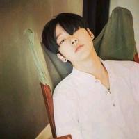 不及你眼 在这个世界上 只有伤