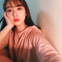 只因是女子。 我不会挽留任何一个企