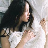 只因是女子。 我不会挽留任何一个企