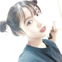 我曾被潦草书写 落笔句句不成章 世界上有两个我，一个