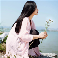 清酒微凉 孤单不是与生俱来，而