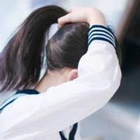 白衣膝裙 我的悲伤，在别人眼里