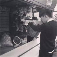 一袭莫名的惆惘旧时光回不去的曾经 你在惹我，我把你的名