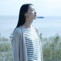 纤骨：我吹过清风喝过烈酒爱过你 不必隐瞒全世界独自坐