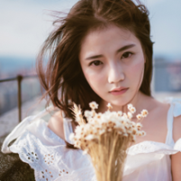 清新女头 讨厌所有的不信任和质疑 我怕來不及,我要抱著