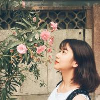 那些年你爱过的 花开再谢、人来又走。