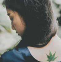 笑靥 你说，我不必为了你哭