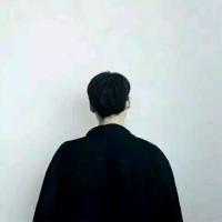 我拼命跑，却跑不出你