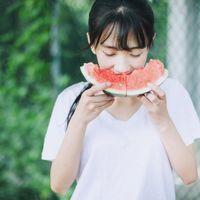 躲得过对酒当歌的夜躲不过四下无人的街. 我要怎样才能爱他像爱